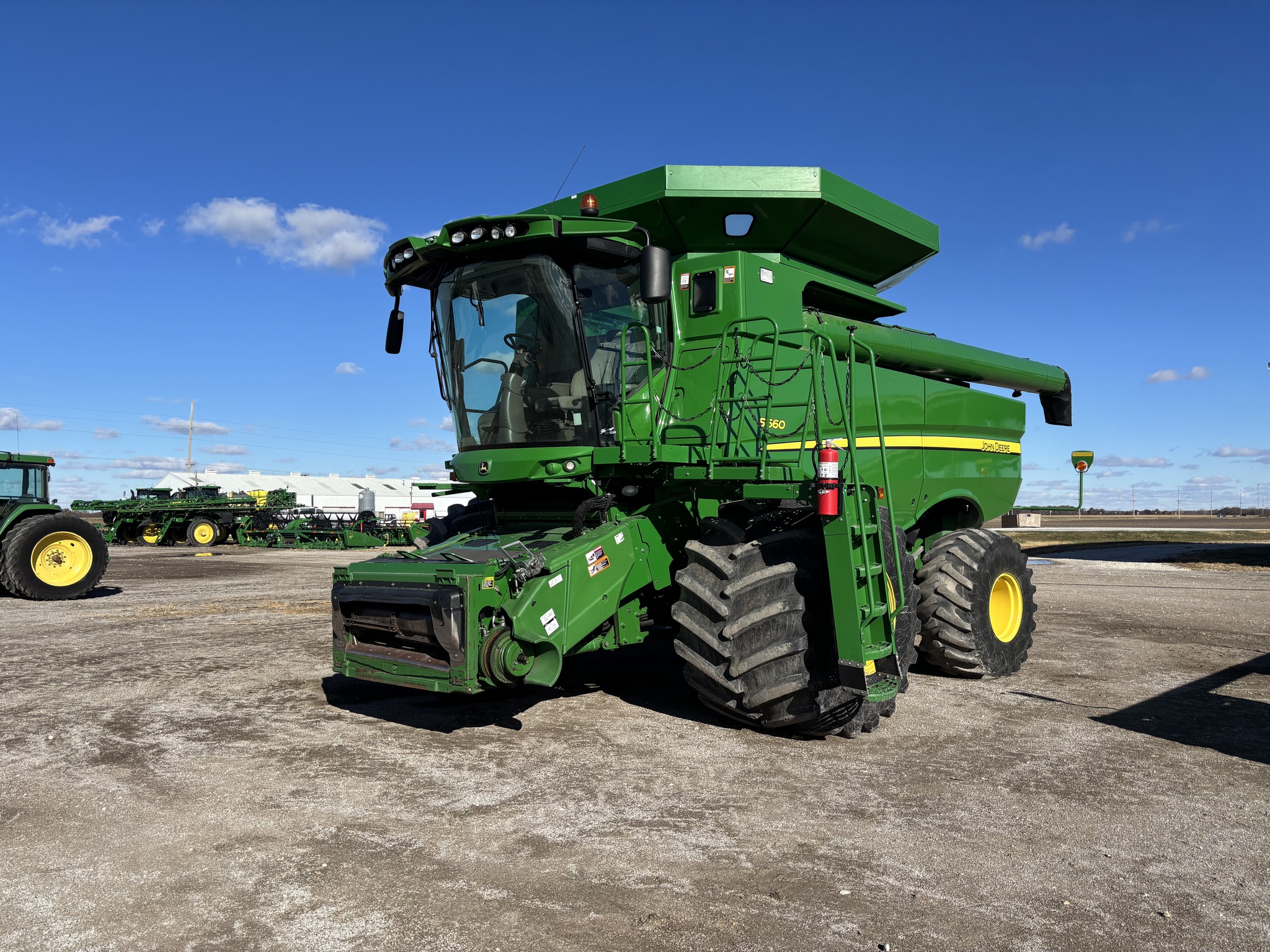  2013 John Deere S660 at Heritage Tractor in Carthage, IL