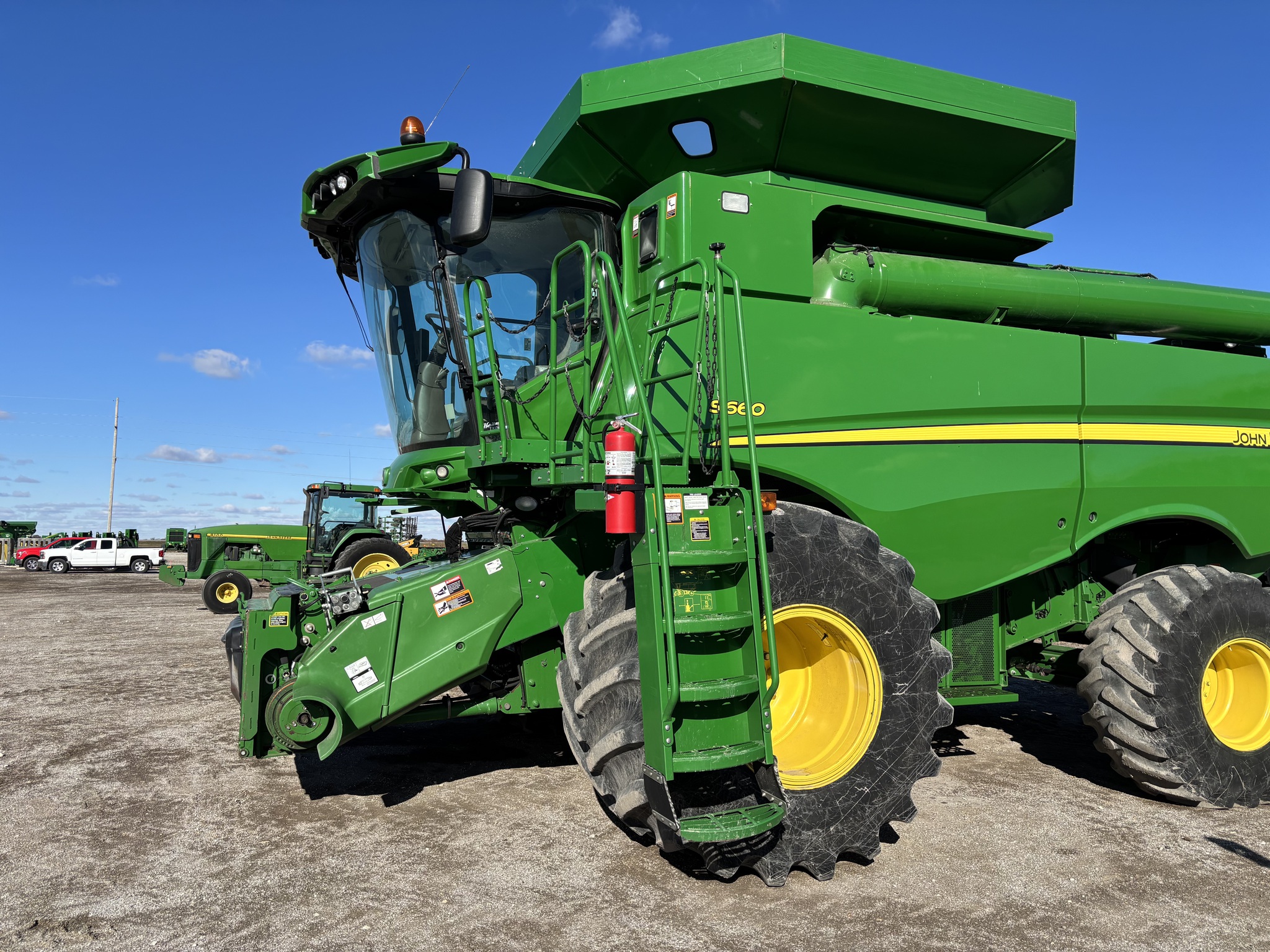  2013 John Deere S660 at Heritage Tractor in Carthage, IL