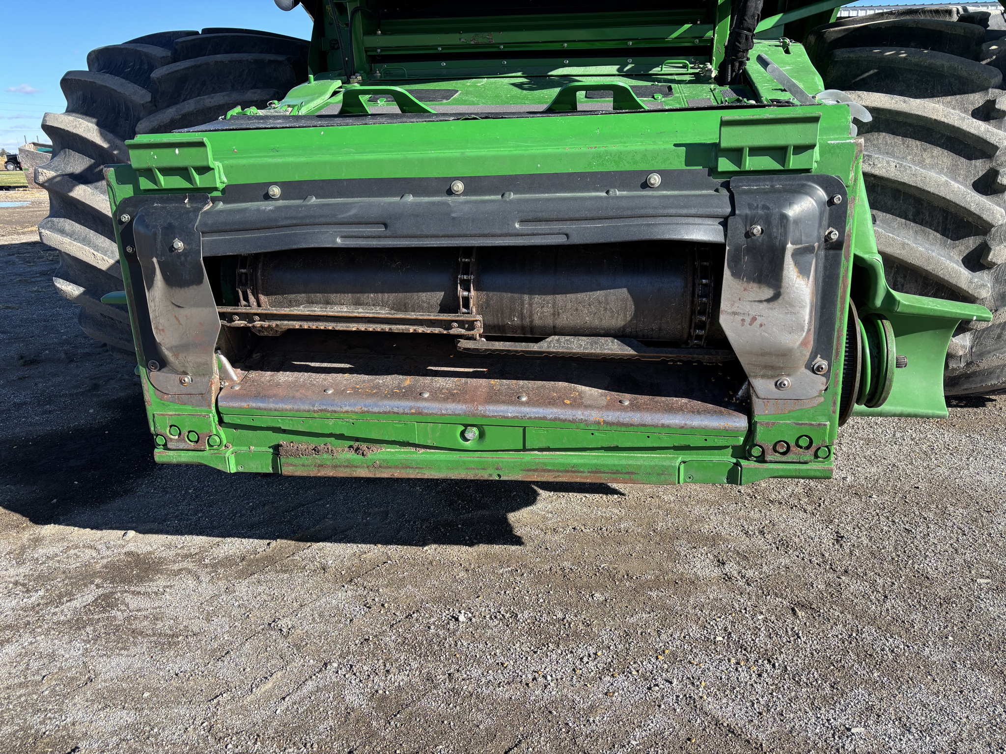  2013 John Deere S660 at Heritage Tractor in Carthage, IL