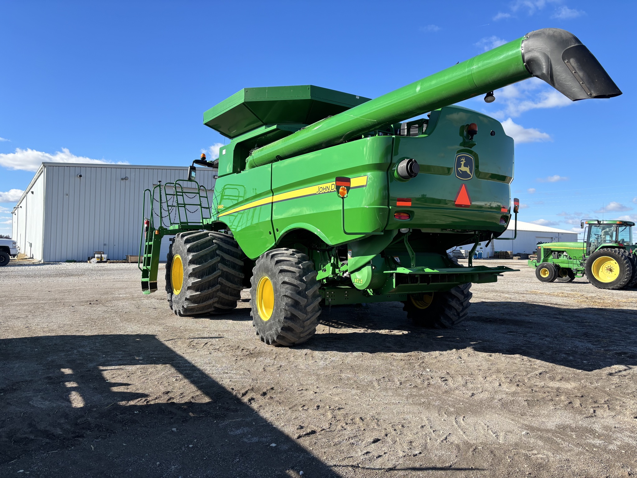  2013 John Deere S660 at Heritage Tractor in Carthage, IL