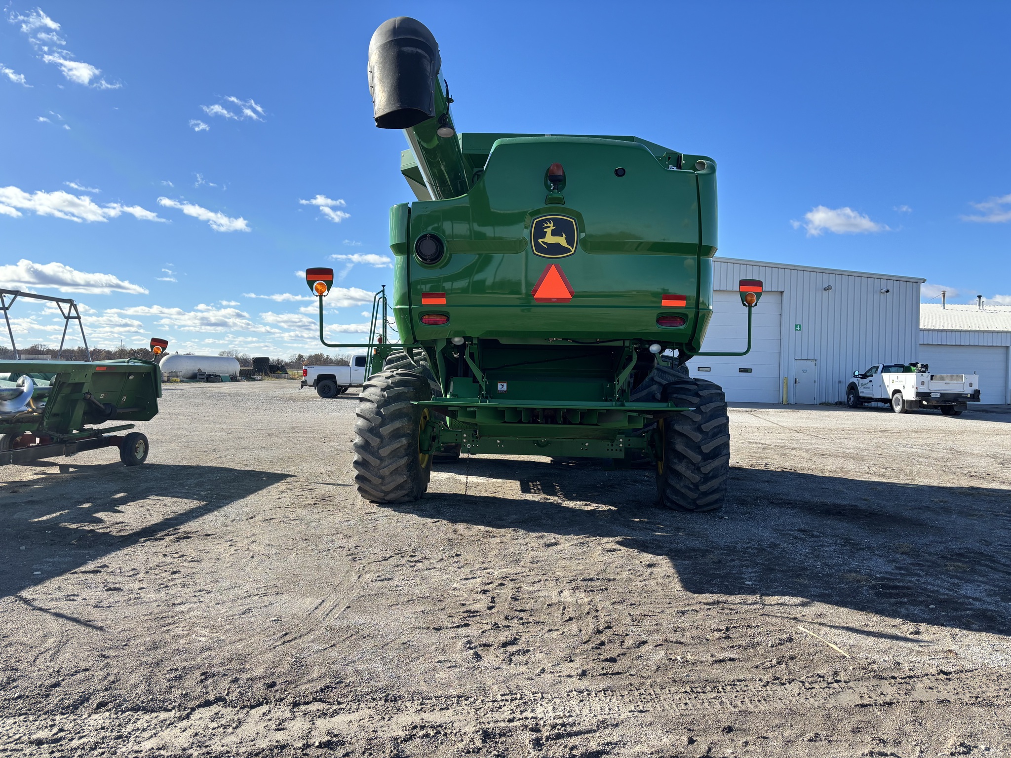  2013 John Deere S660 at Heritage Tractor in Carthage, IL