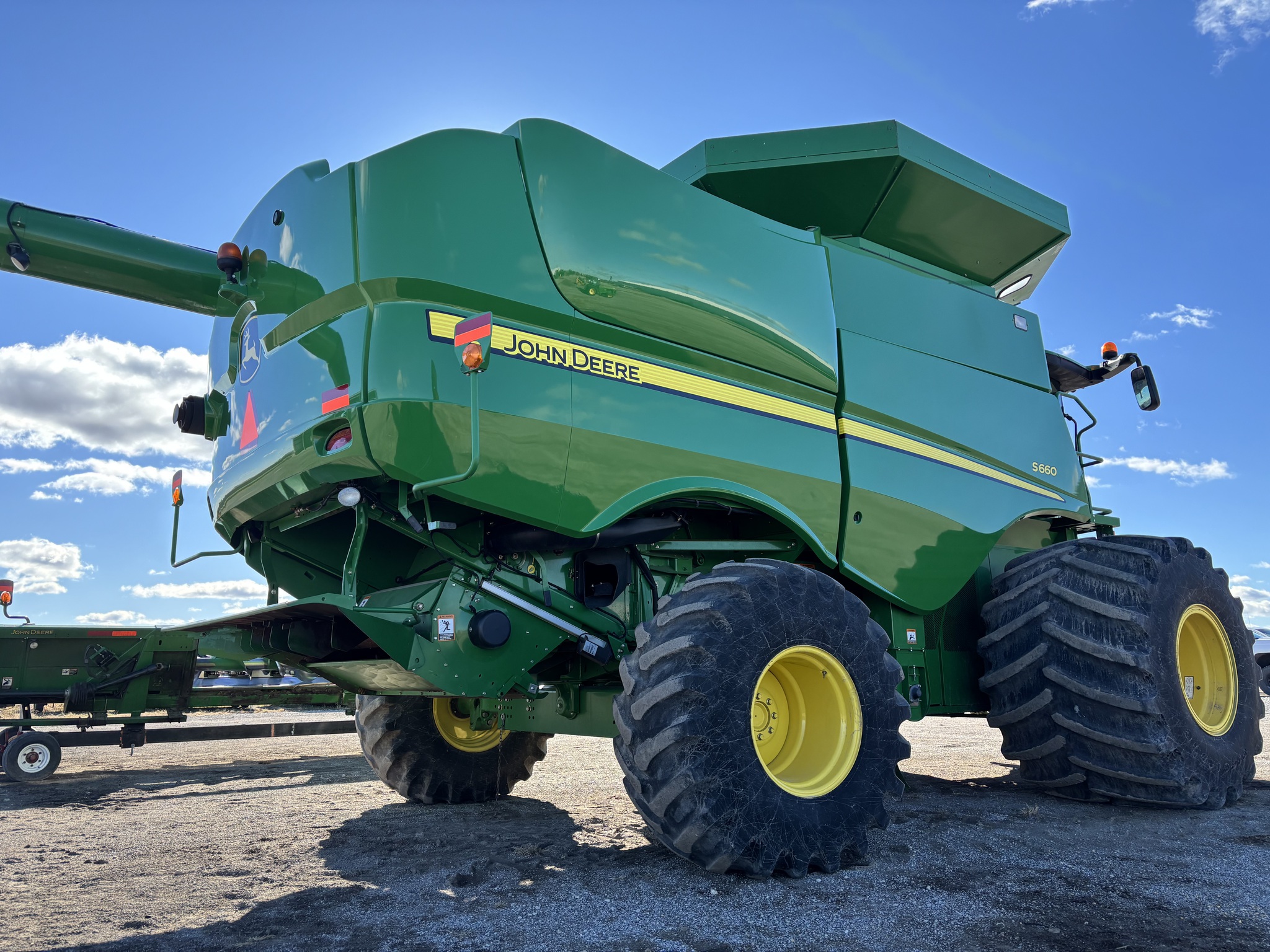  2013 John Deere S660 at Heritage Tractor in Carthage, IL