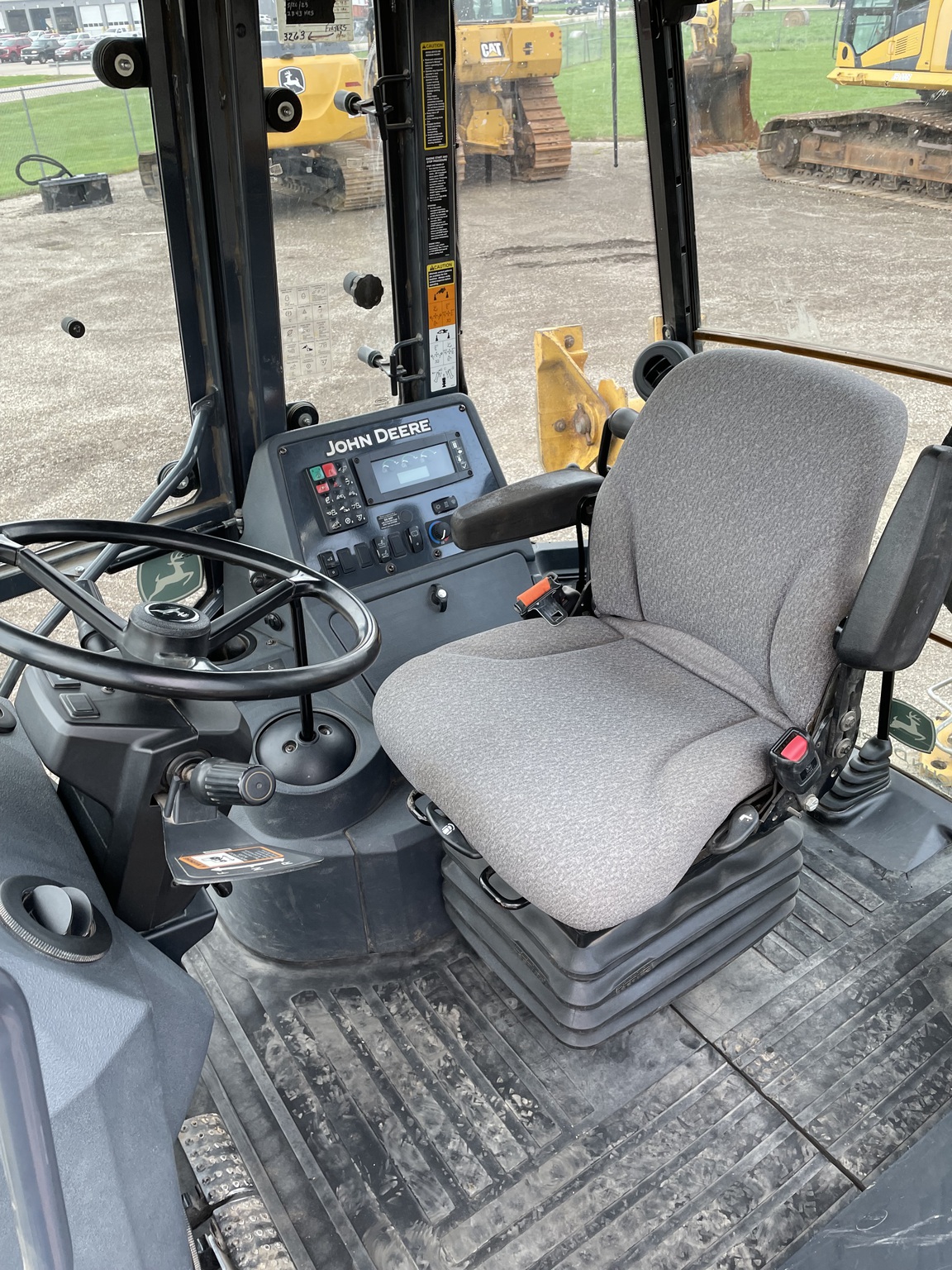 2017 John Deere 410L Image 8