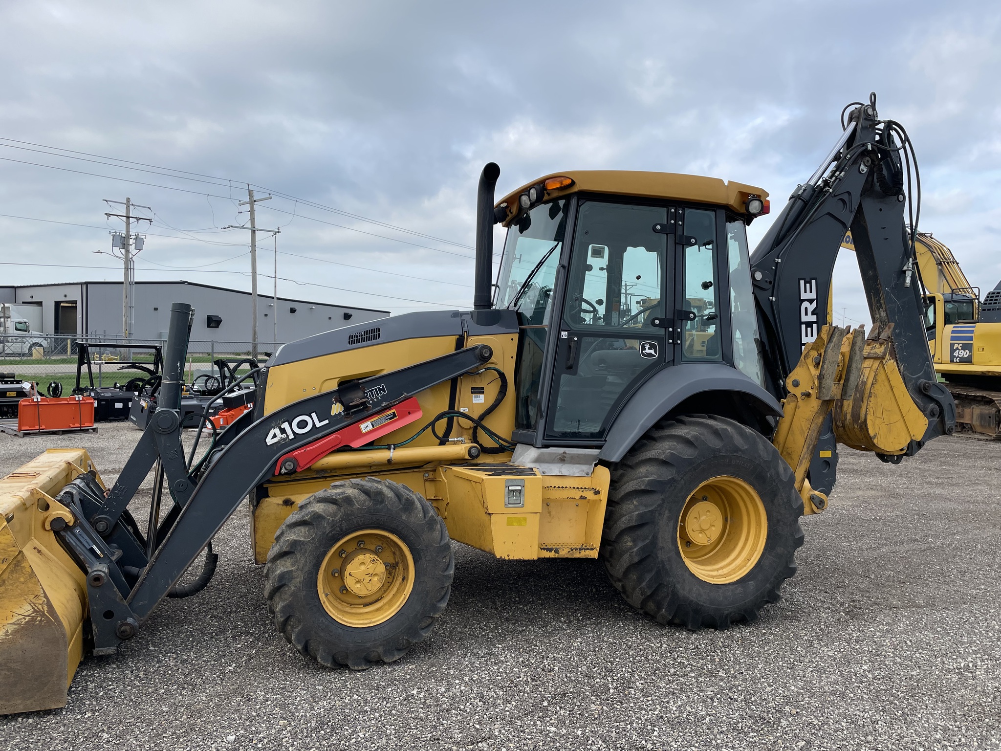 2017 John Deere 410L Image 2
