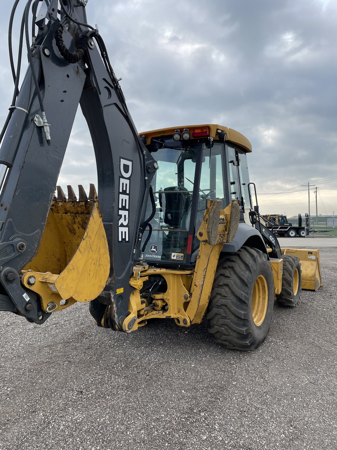 2017 John Deere 410L Image 6