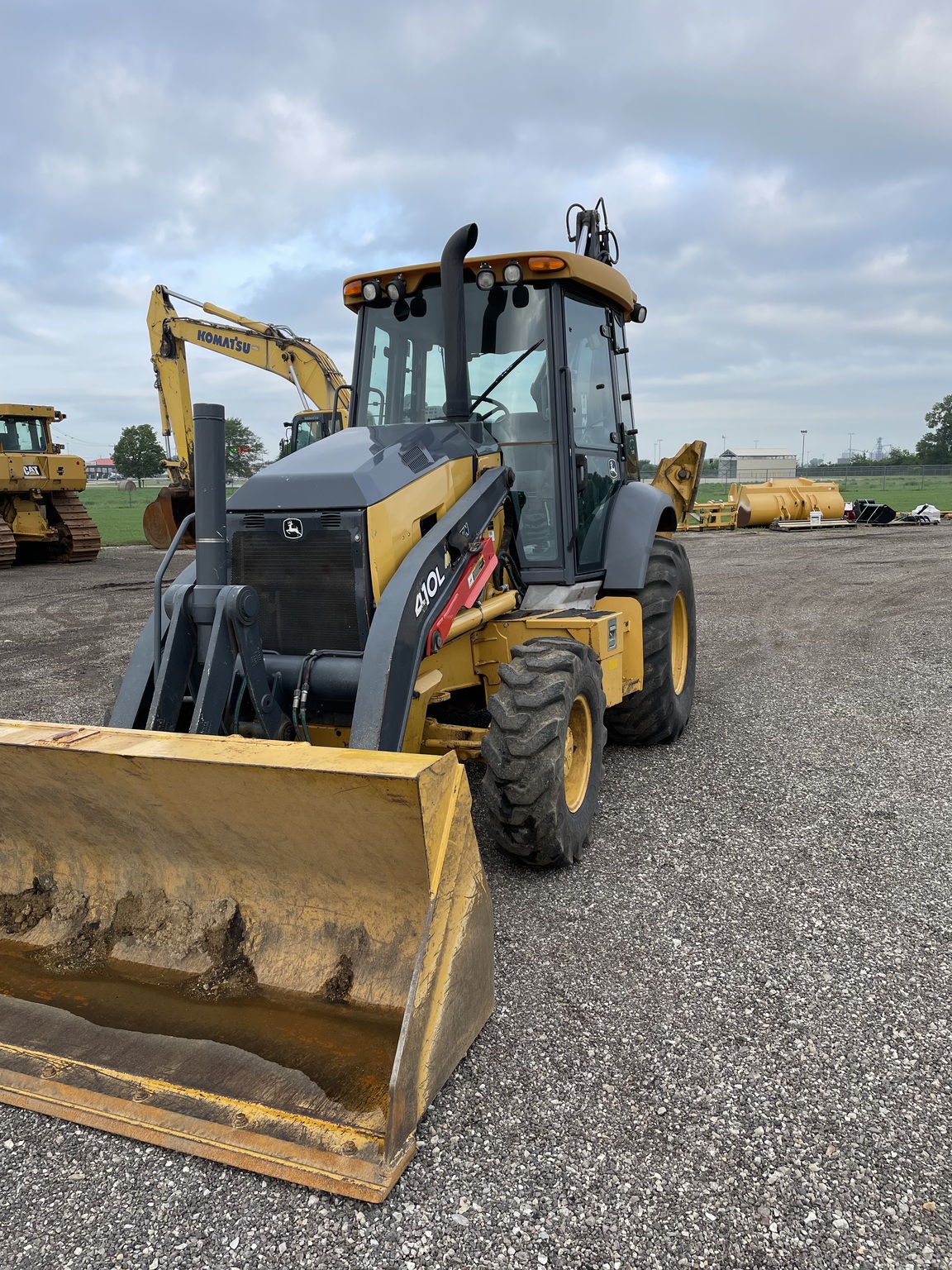 2017 John Deere 410L Image 4