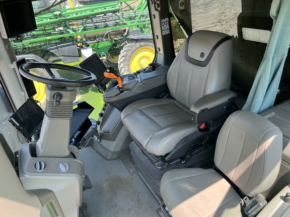 Photo of 2023 John Deere 600R