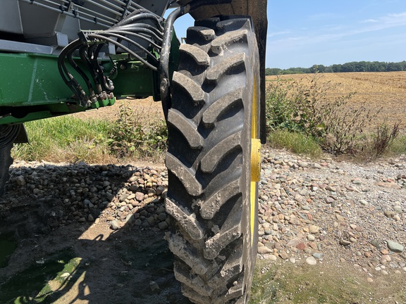 Photo of 2023 John Deere 600R