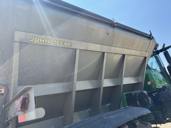 Photo of 2023 John Deere 600R