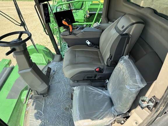 2024 John Deere X9 1000 - Photo15