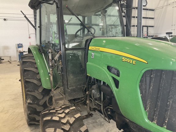 Photo of 2011 John Deere 5093E