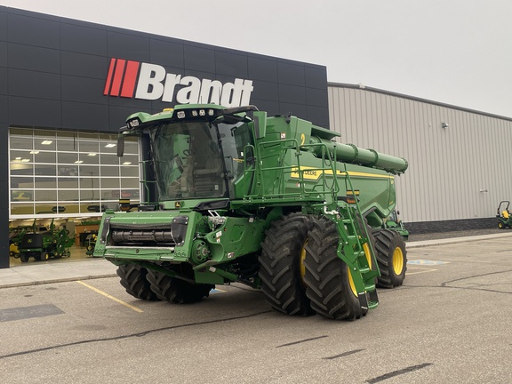 Photo of a 2025 John Deere X9 1000