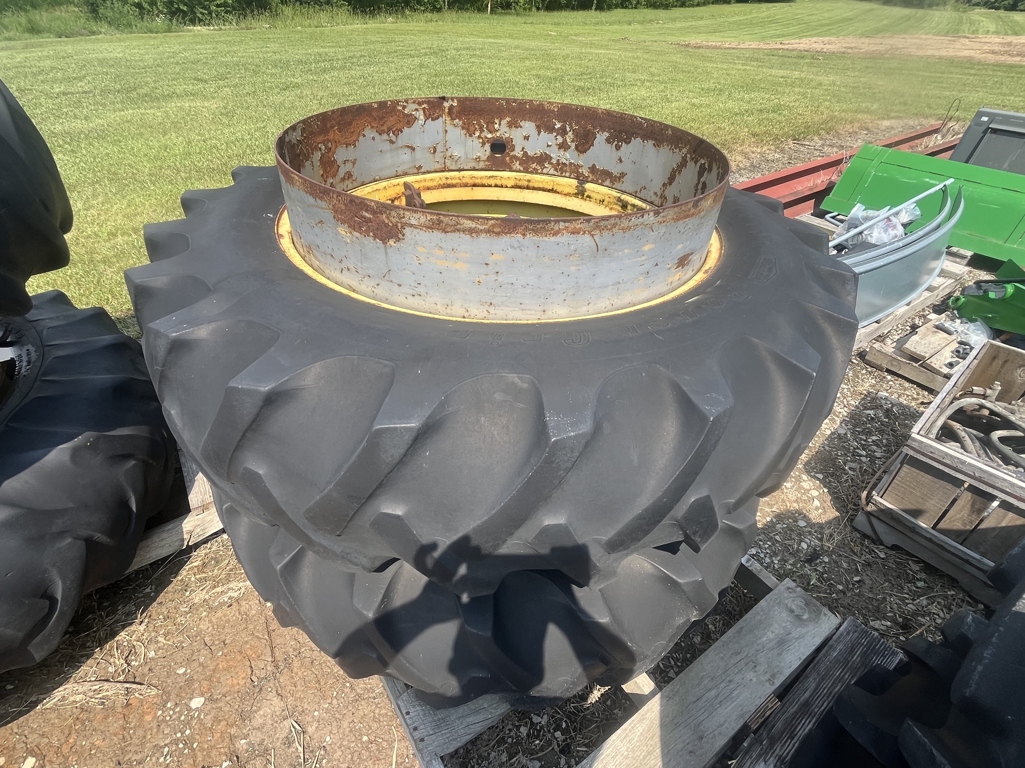 Dual 16.9-38 SNAP ON DUALS Image 2