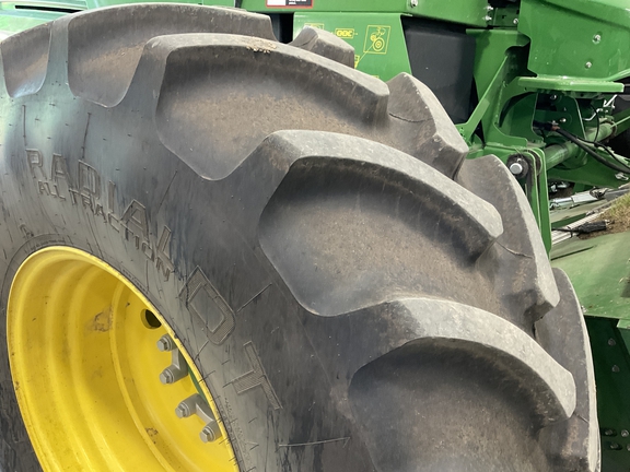 2024 John Deere W235R - Photo13