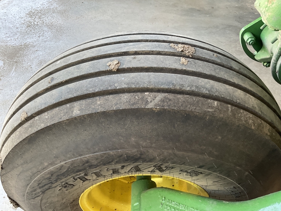 2024 John Deere W235R - Photo14