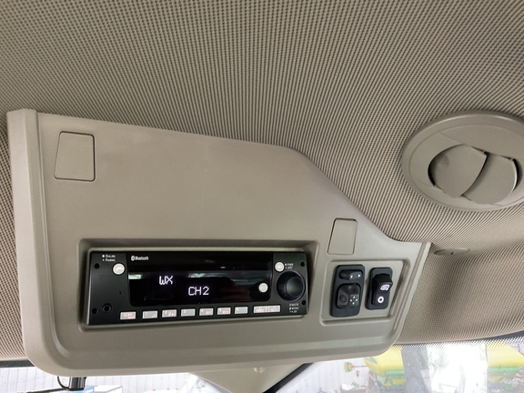 2024 John Deere W235R - Photo16