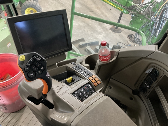 2024 John Deere W235R - Photo17