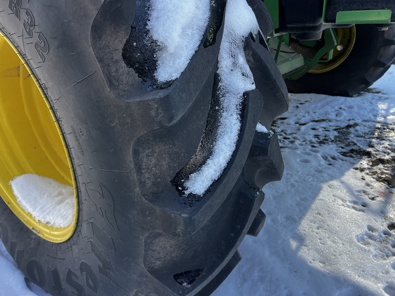 2024 John Deere W235R - Photo9