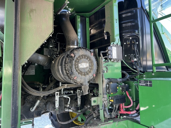 2024 John Deere W235R - Photo18