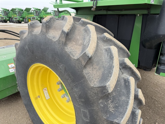 2024 John Deere W235R - Photo10