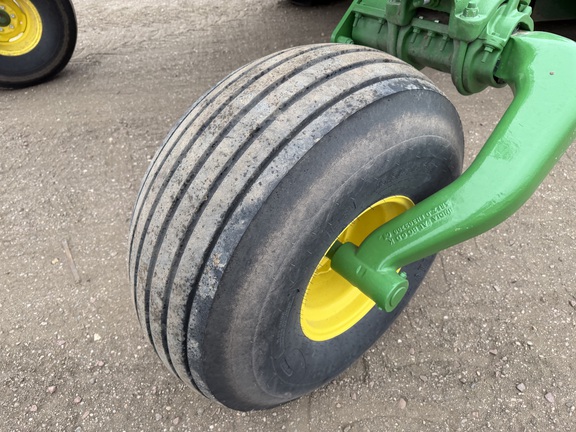 2024 John Deere W235R - Photo13