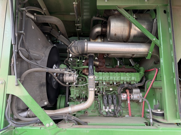 2024 John Deere W235R - Photo18