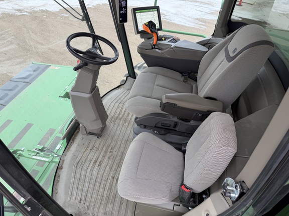 2024 John Deere W235R - Photo40