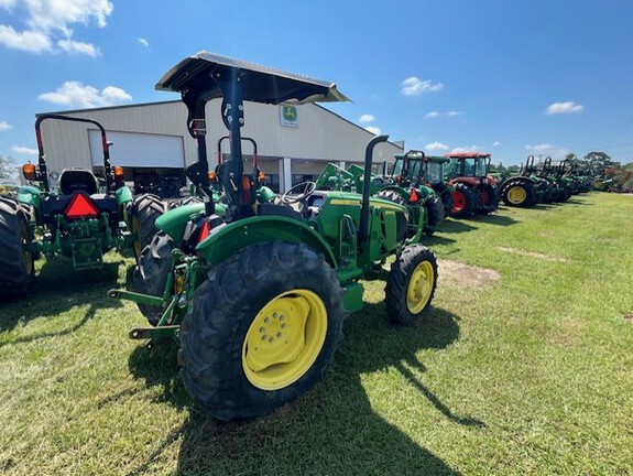 2019 John Deere 5045E Photo 3
