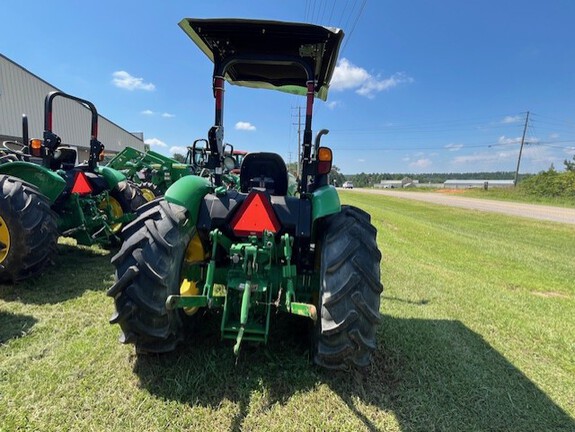 2019 John Deere 5045E Photo 4