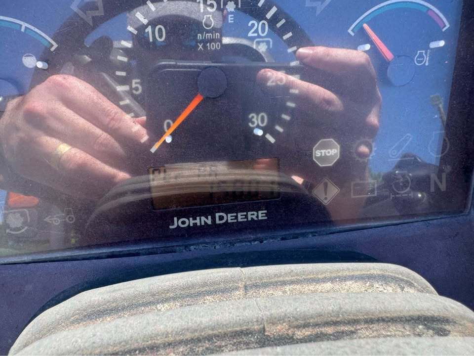 2011 John Deere 5085M Image 12