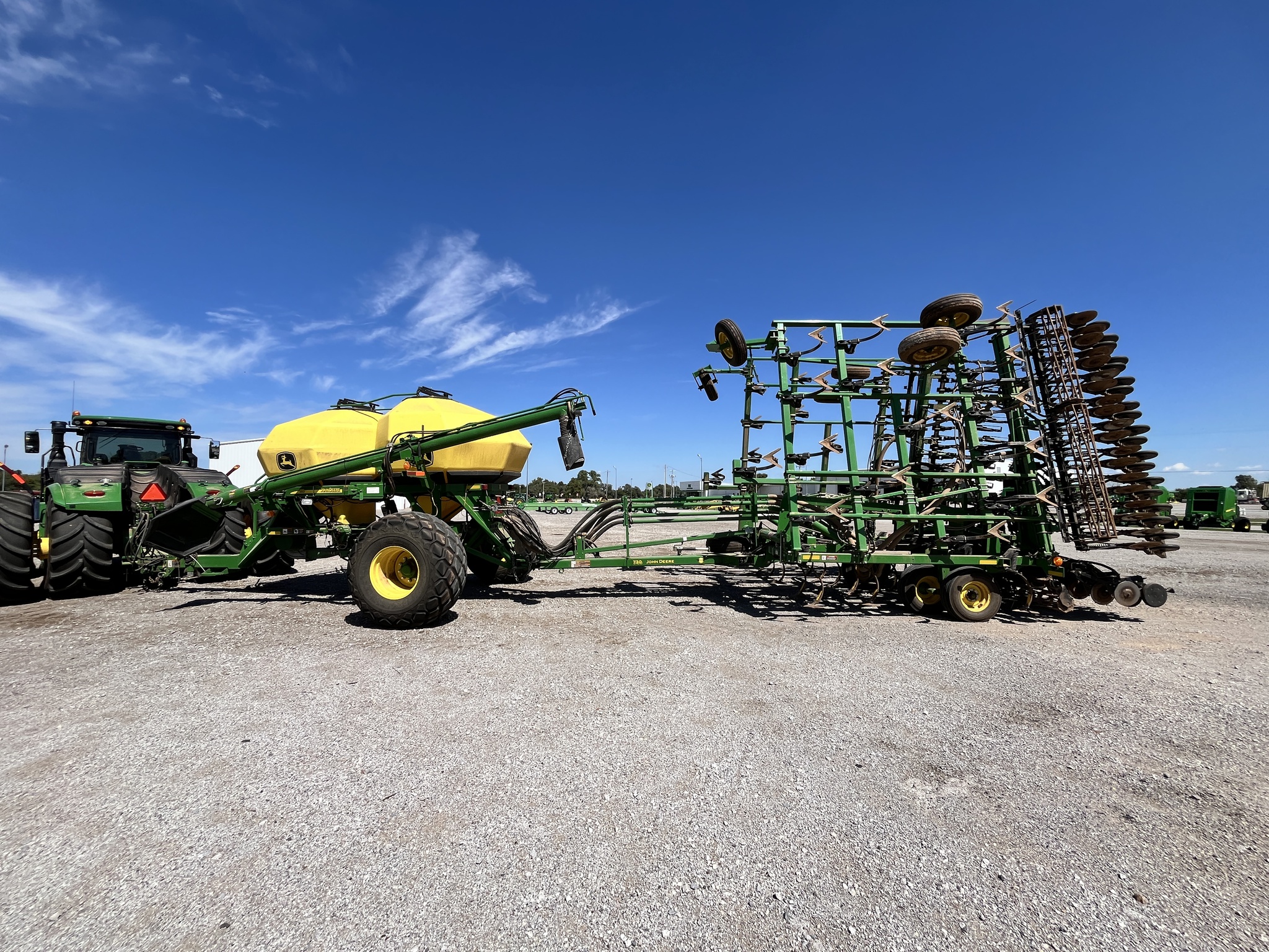 2012 John Deere 730 Image 2