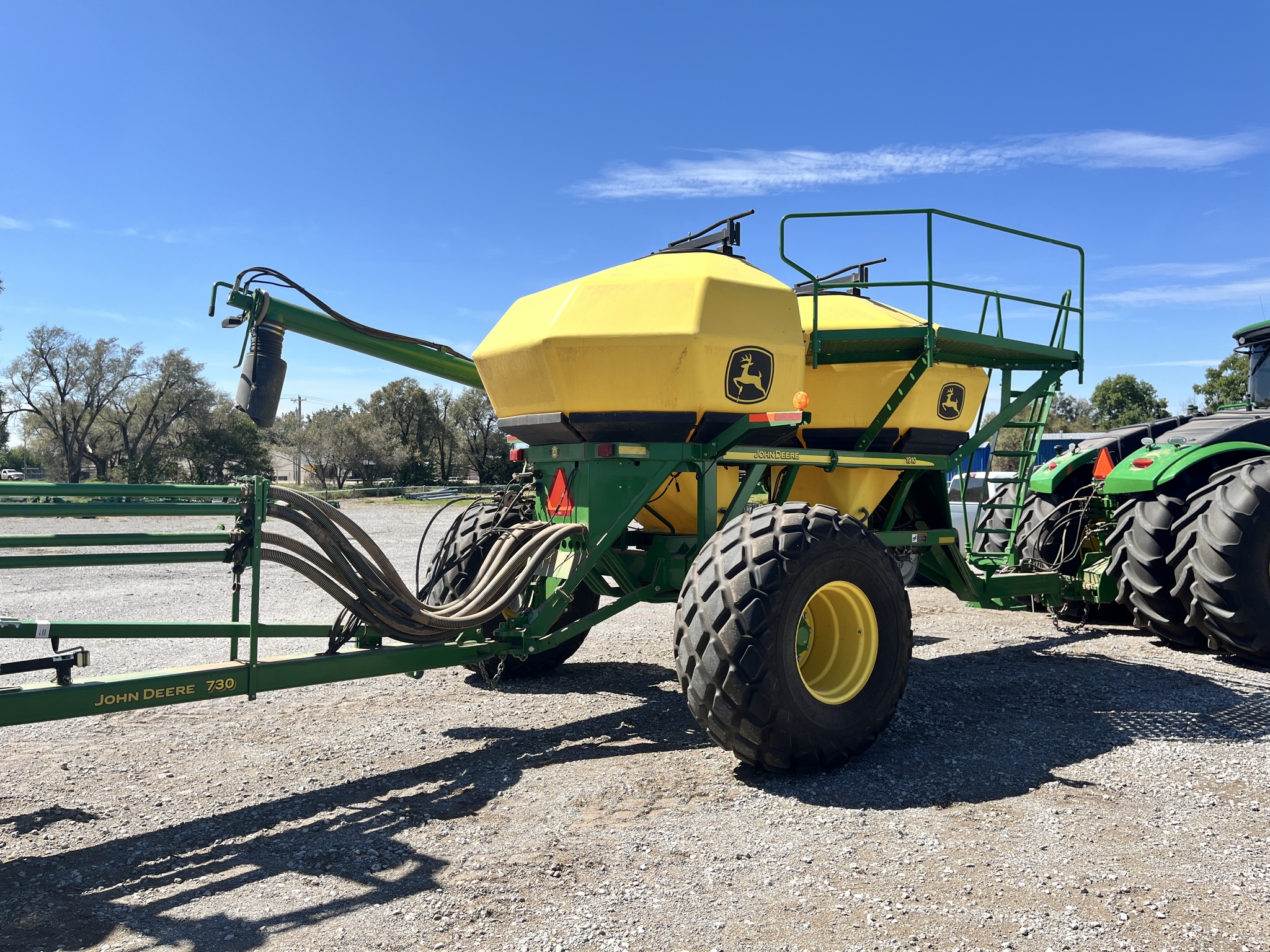 2012 John Deere 730 Image 8