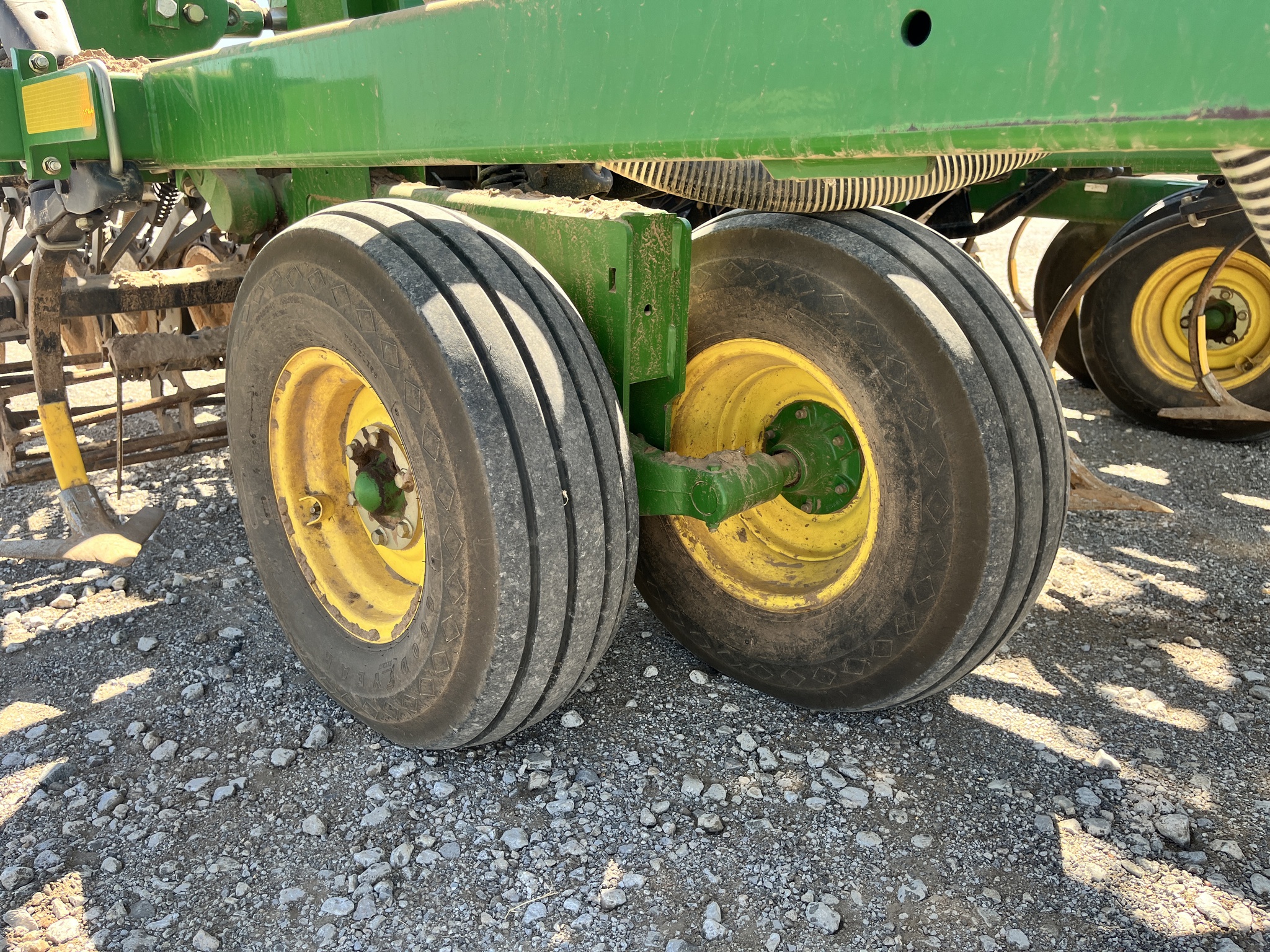 2012 John Deere 730 Image 22