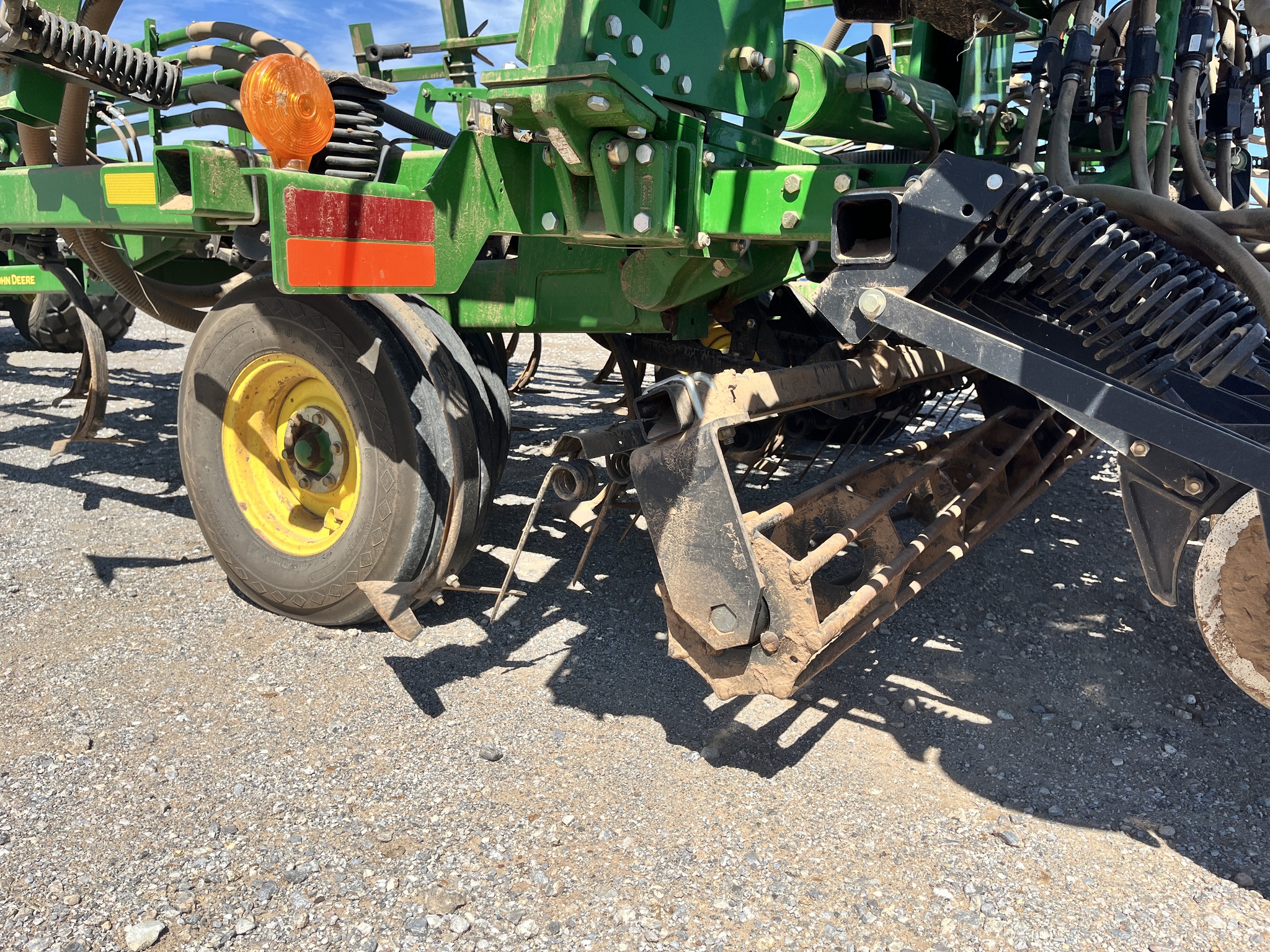 2012 John Deere 730 Image 32