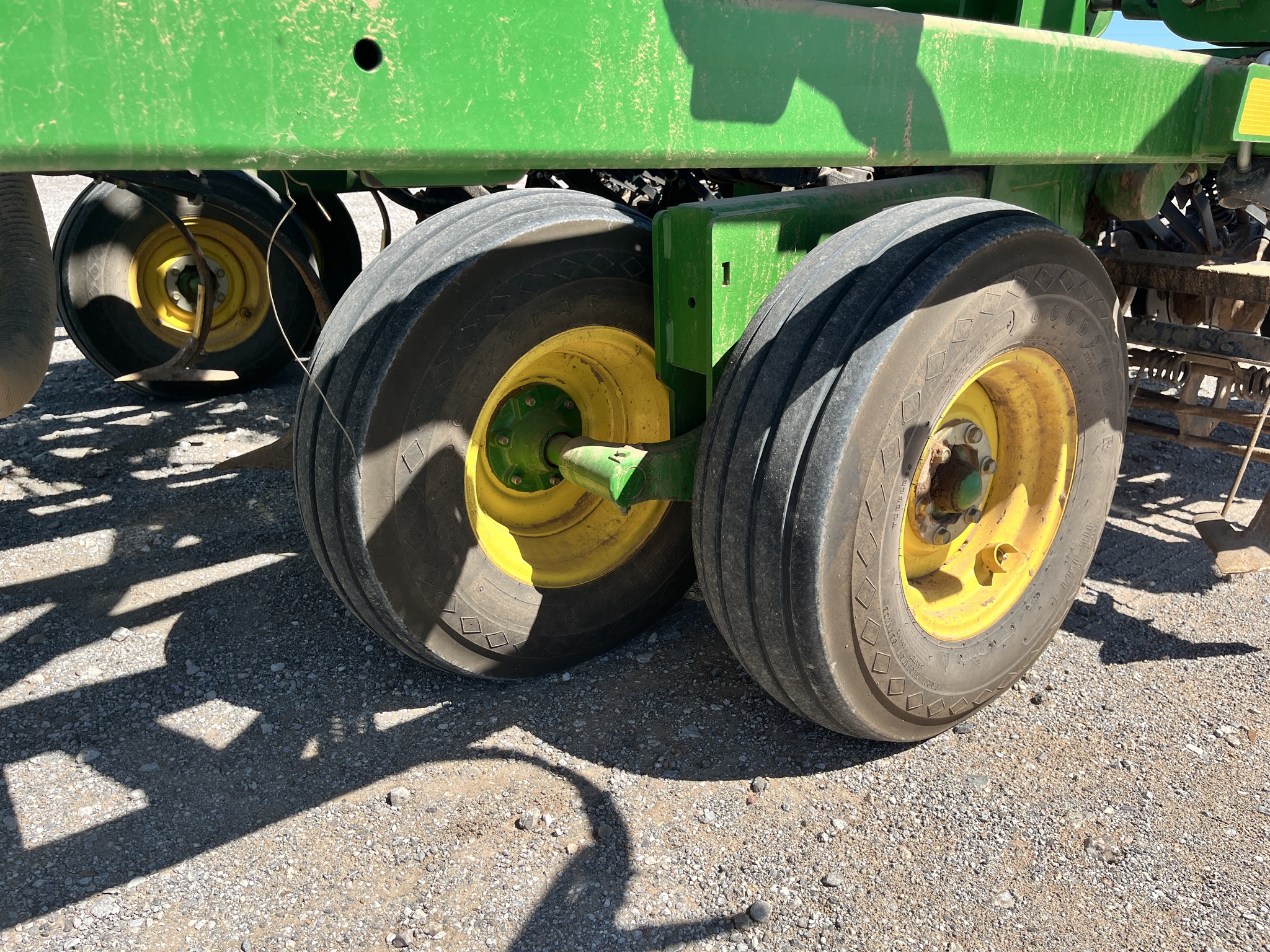 2012 John Deere 730 Image 33