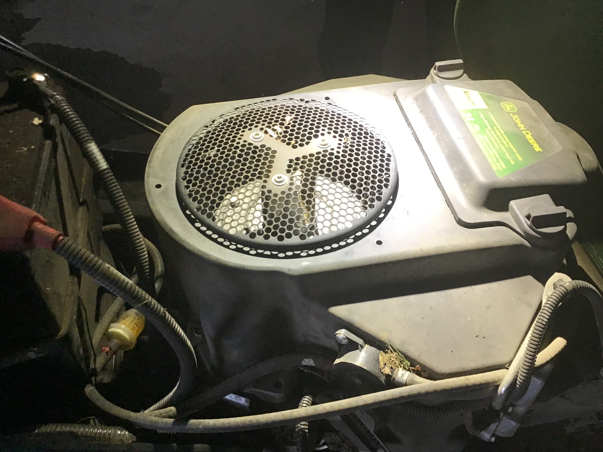 2022 John Deere X580 Image 7
