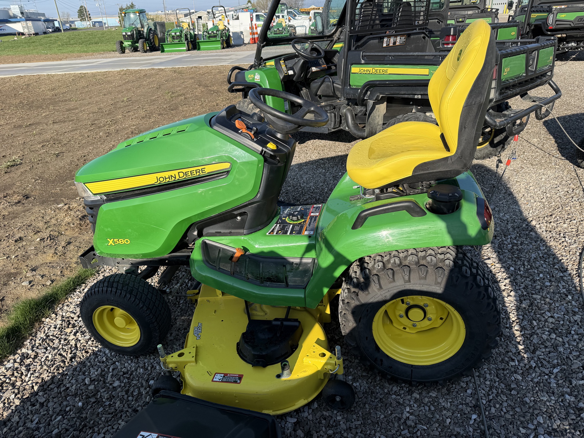 2022 John Deere X580 Image 1
