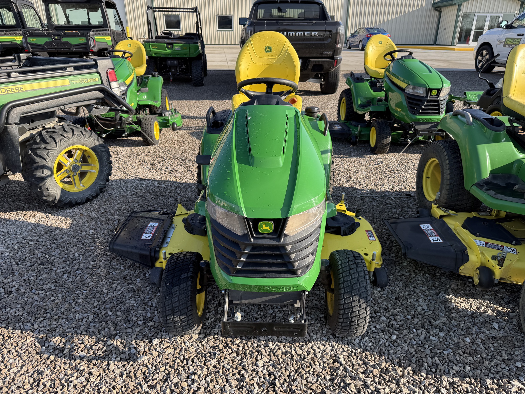 2022 John Deere X580 Image 4