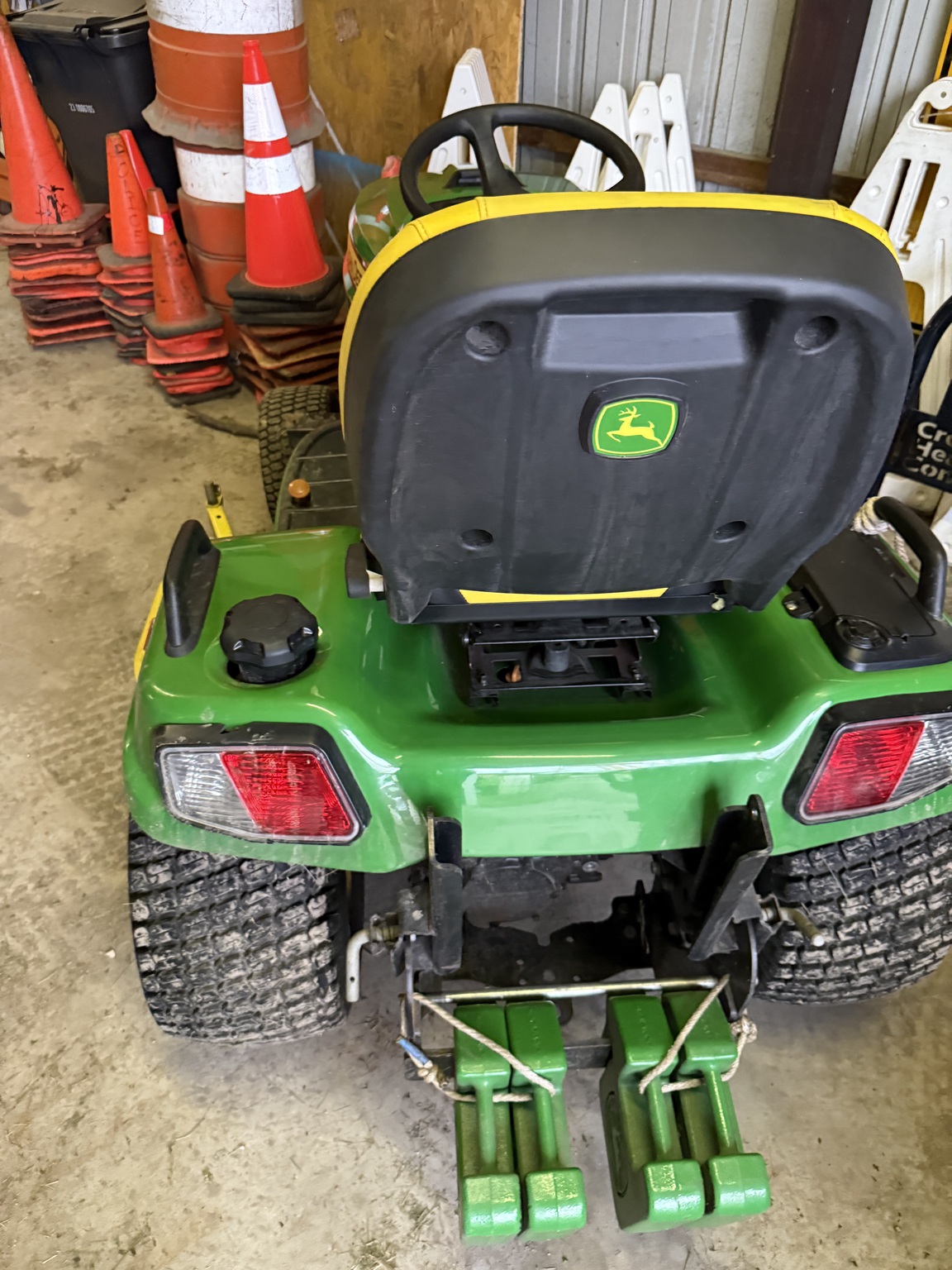 2022 John Deere X730 Image 6