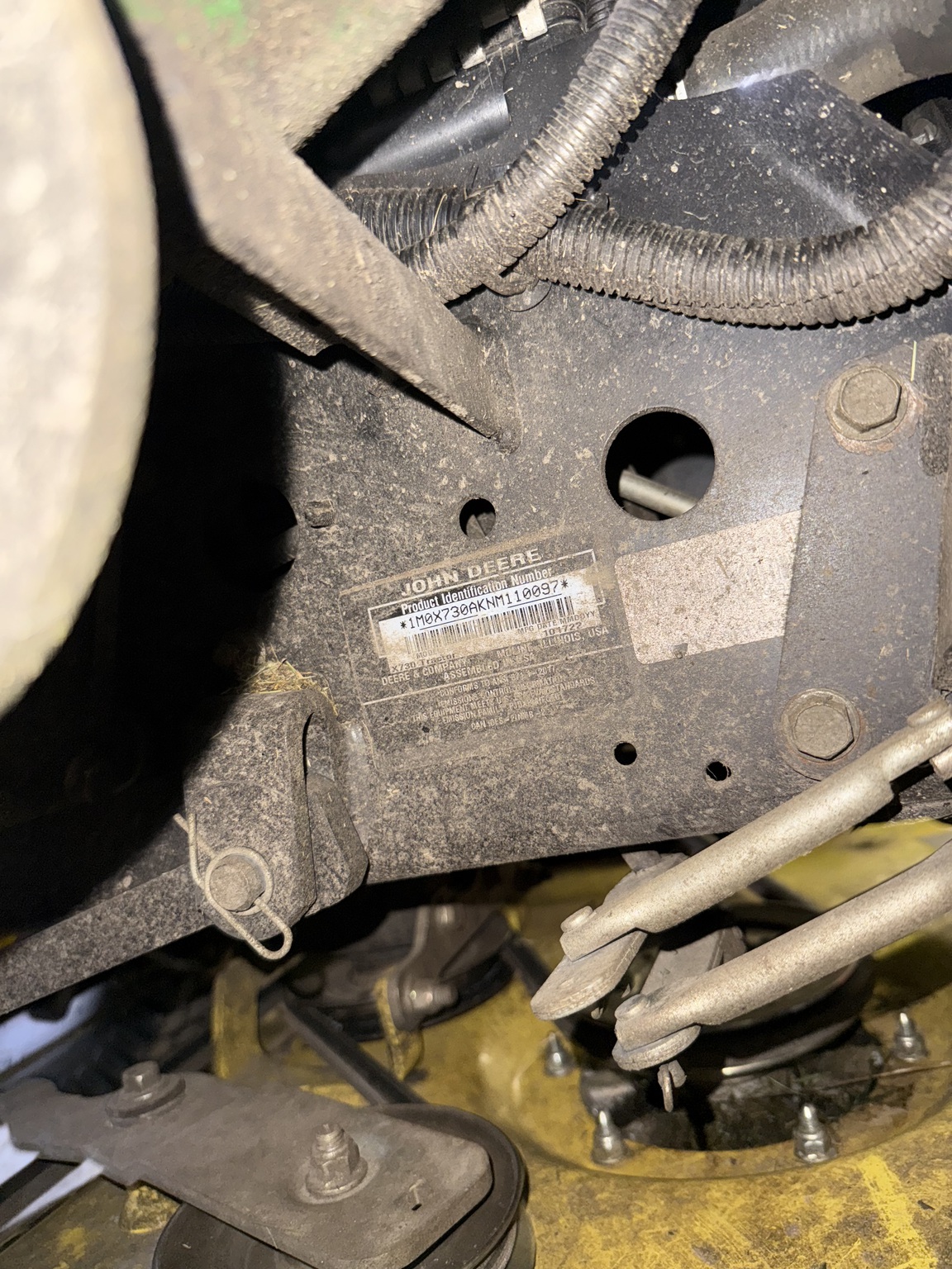 2022 John Deere X730 Image 5