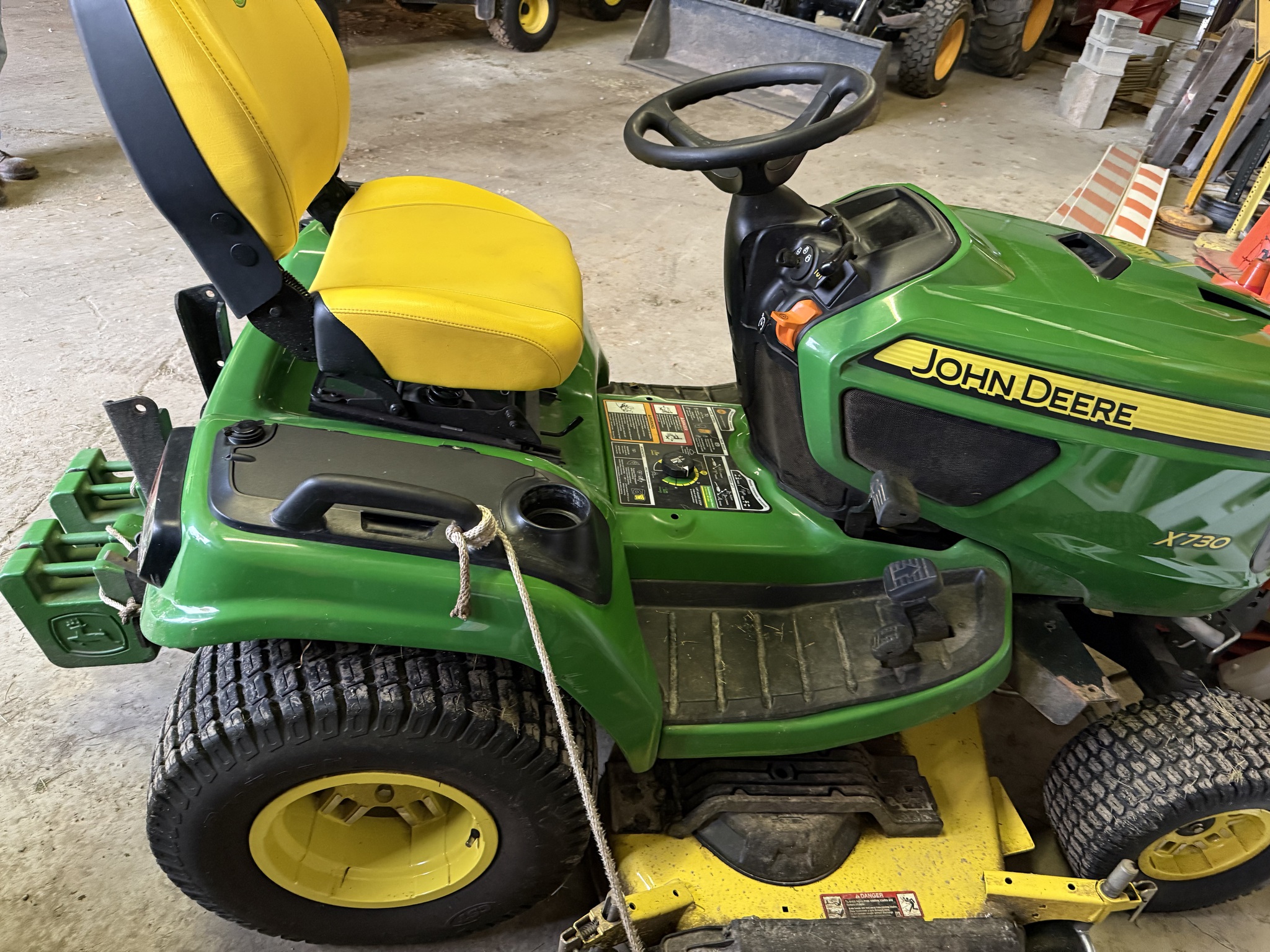 2022 John Deere X730 Image 1