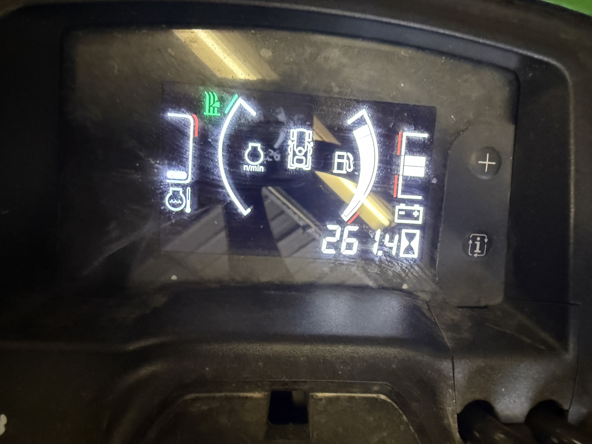 2022 John Deere X730 Image 4