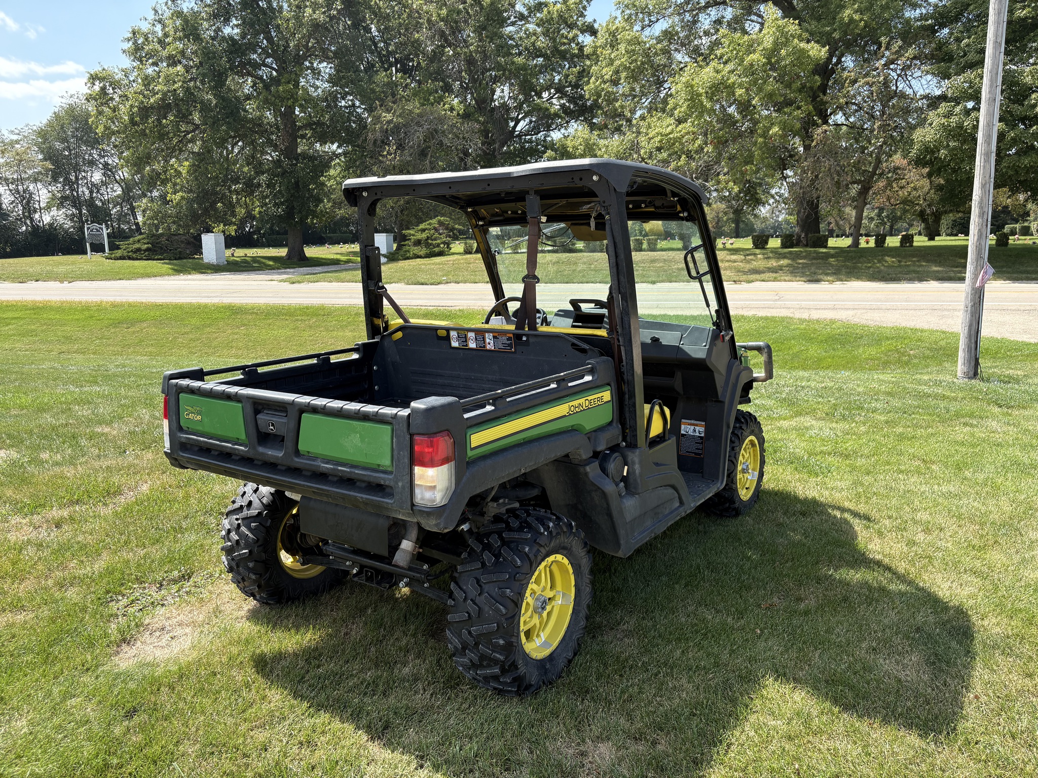  2020 John Deere XUV 835M at Heritage Tractor in Kewanee, IL