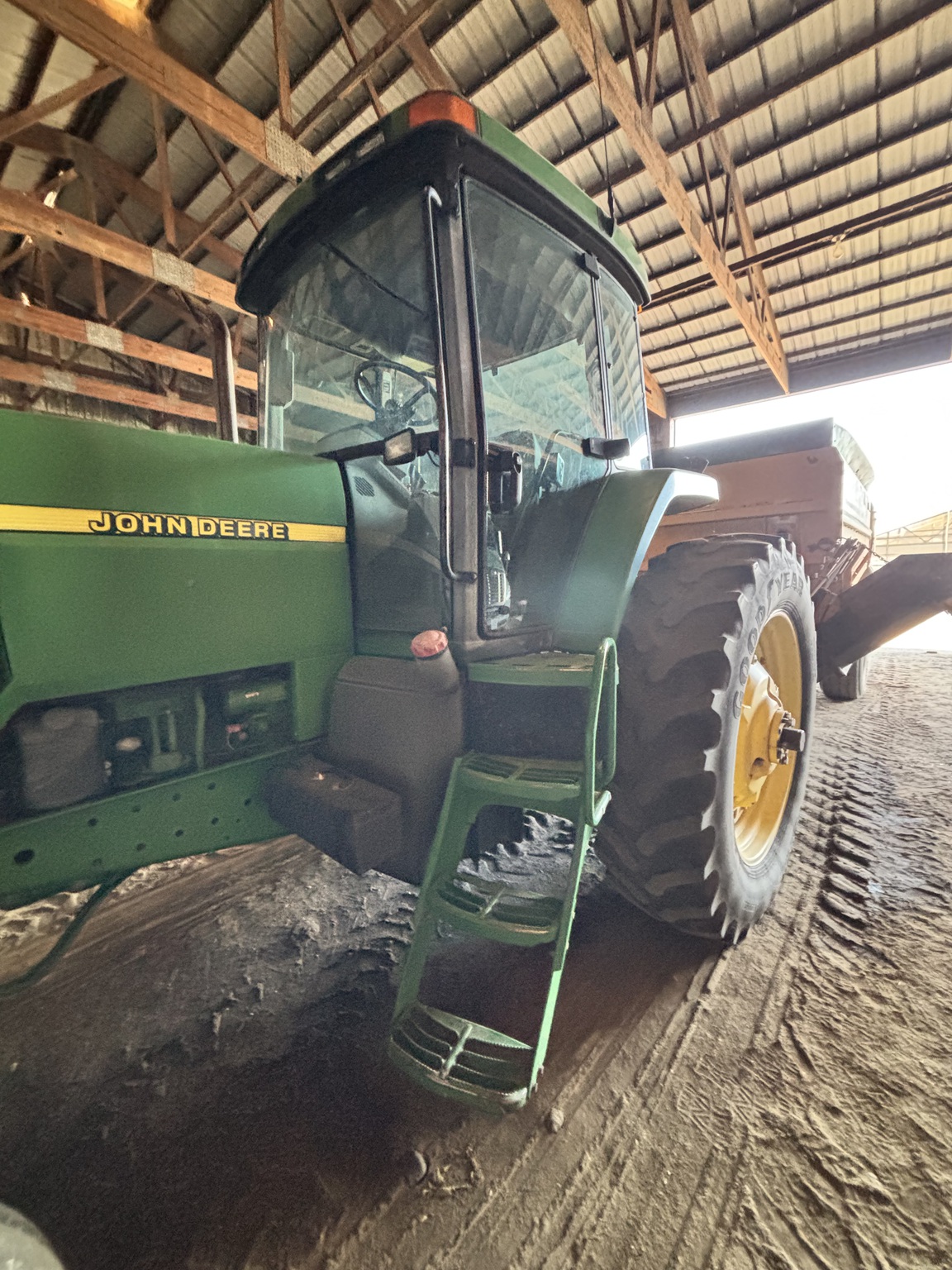 2001 John Deere 7810 Image 6
