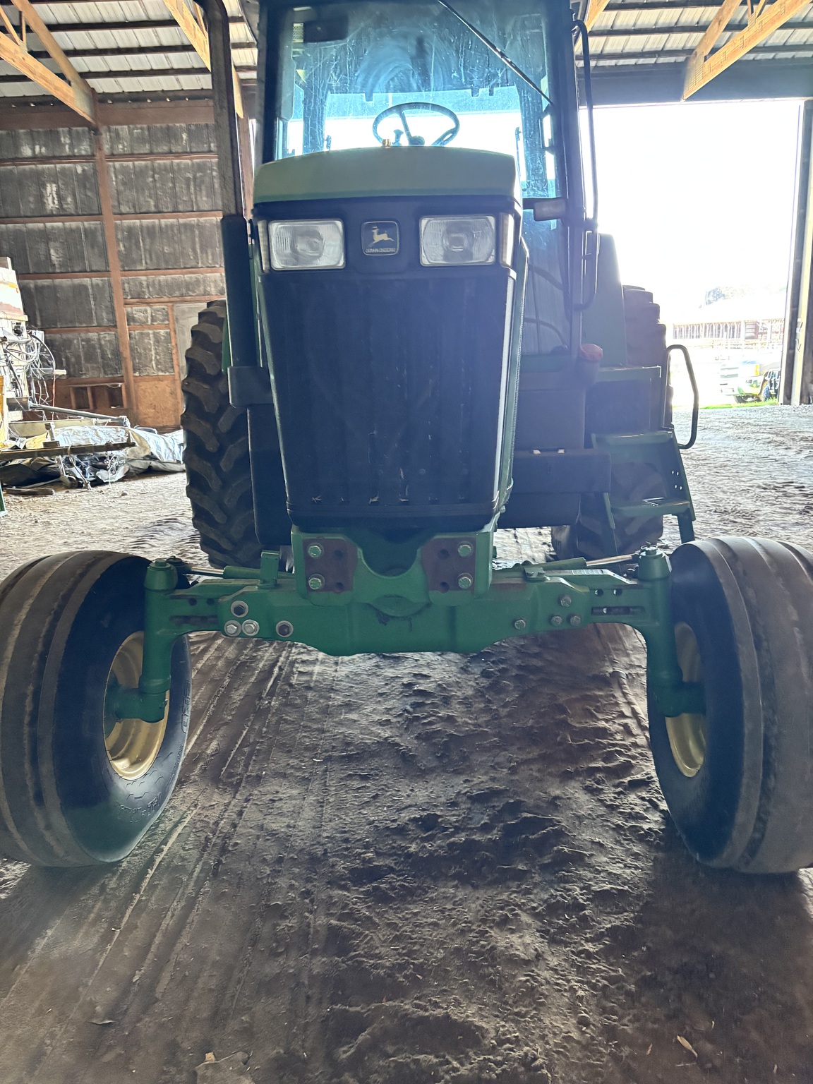 2001 John Deere 7810 Image 2