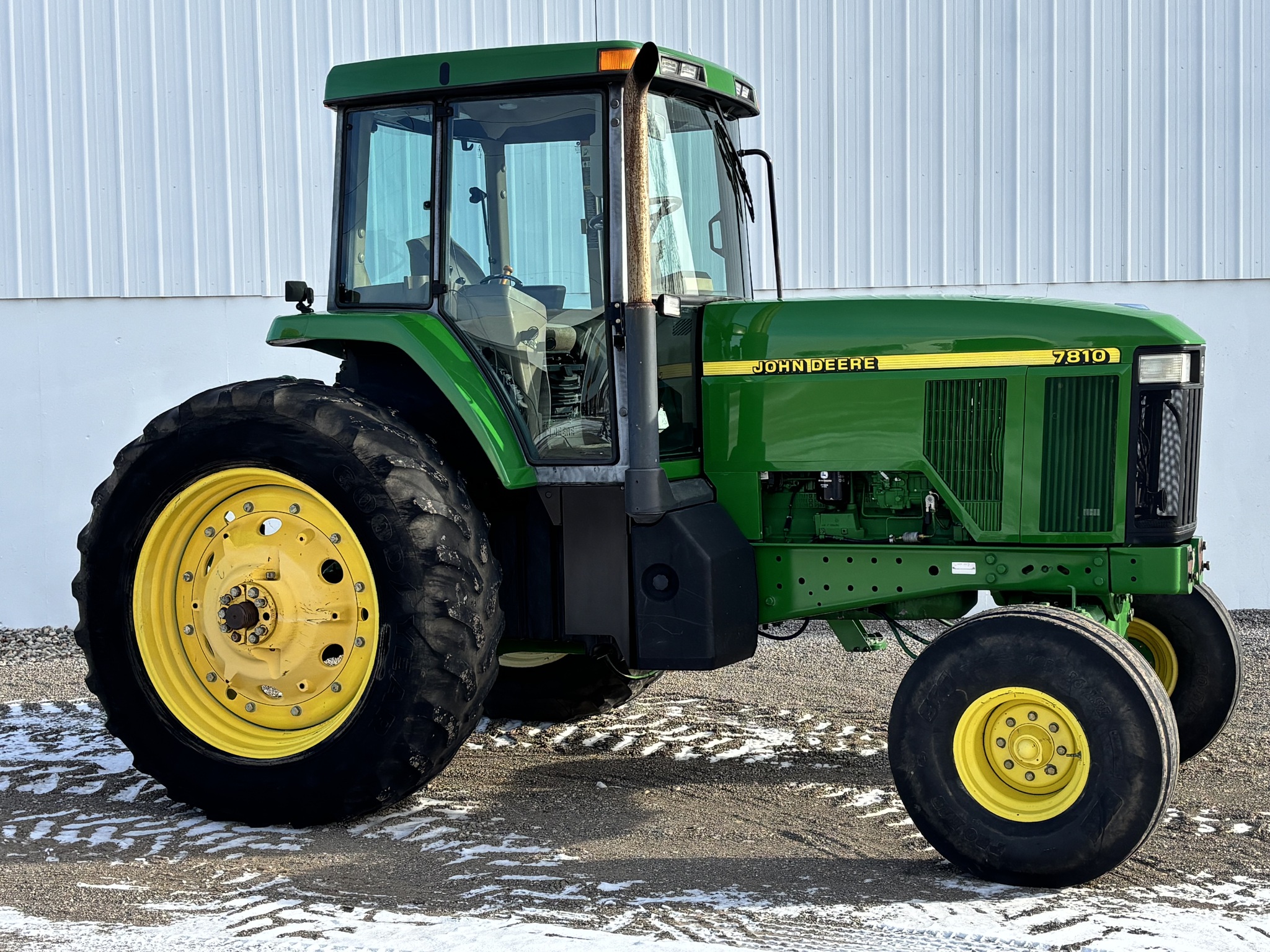 2001 John Deere 7810 Image 8