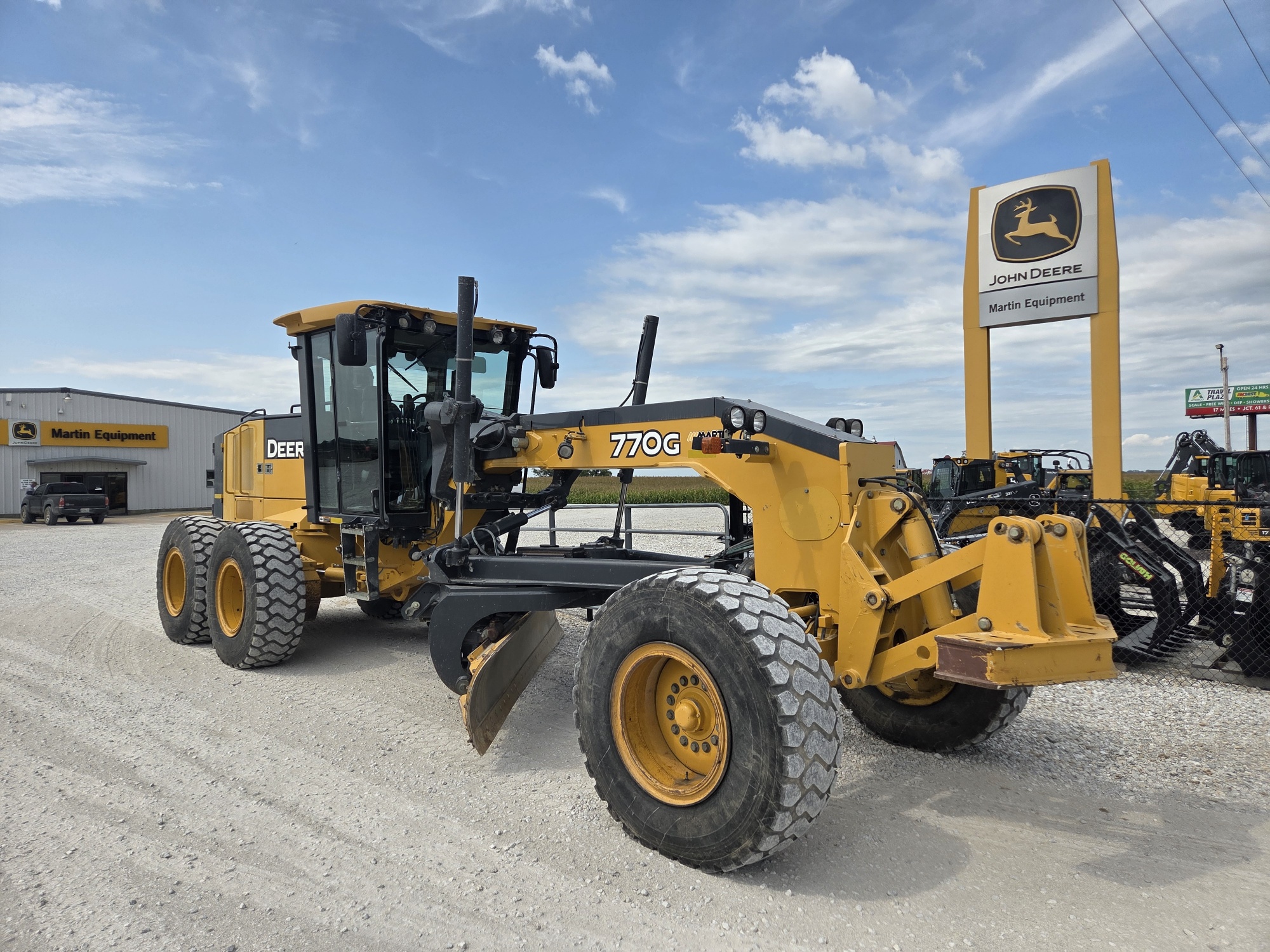 2010 John Deere 770G Image 4