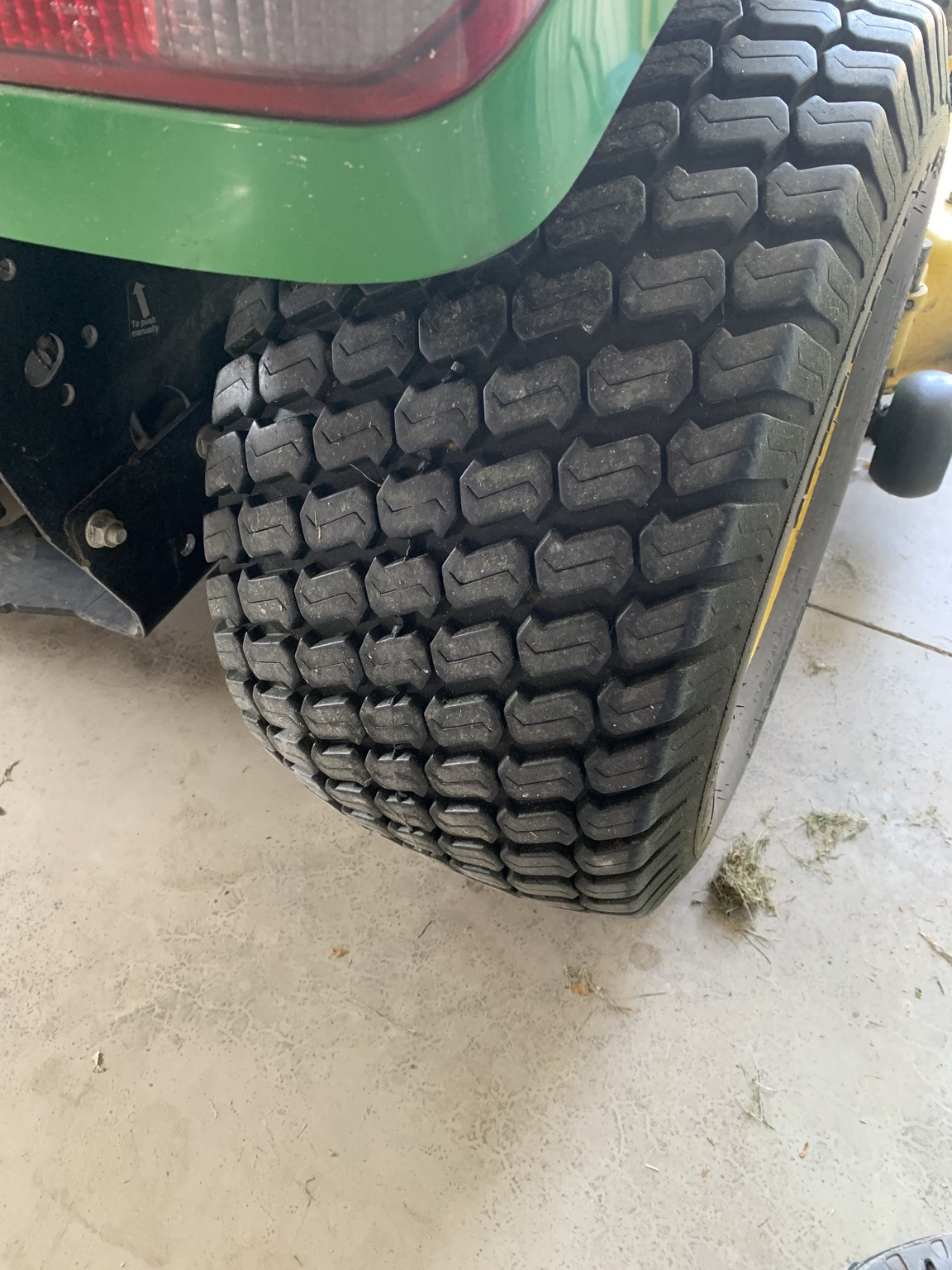 2012 John Deere X720 Image 8