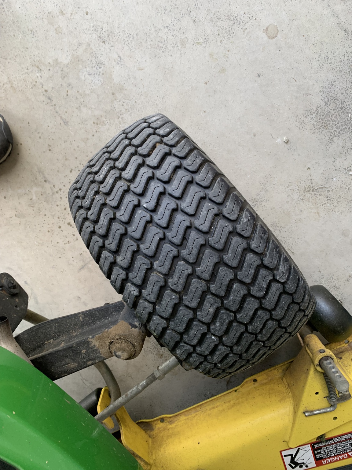 2012 John Deere X720 Image 7