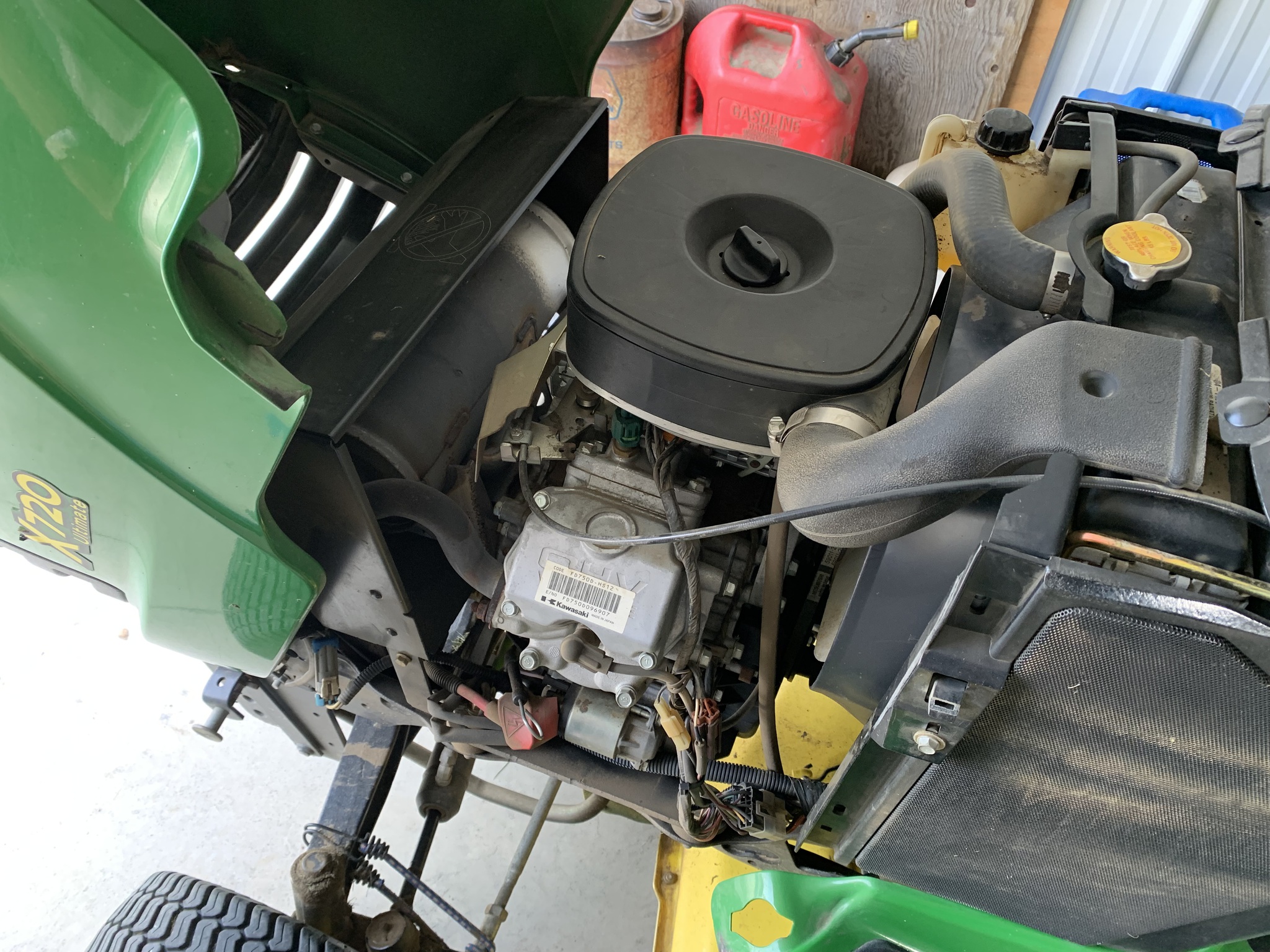 2012 John Deere X720 Image 12